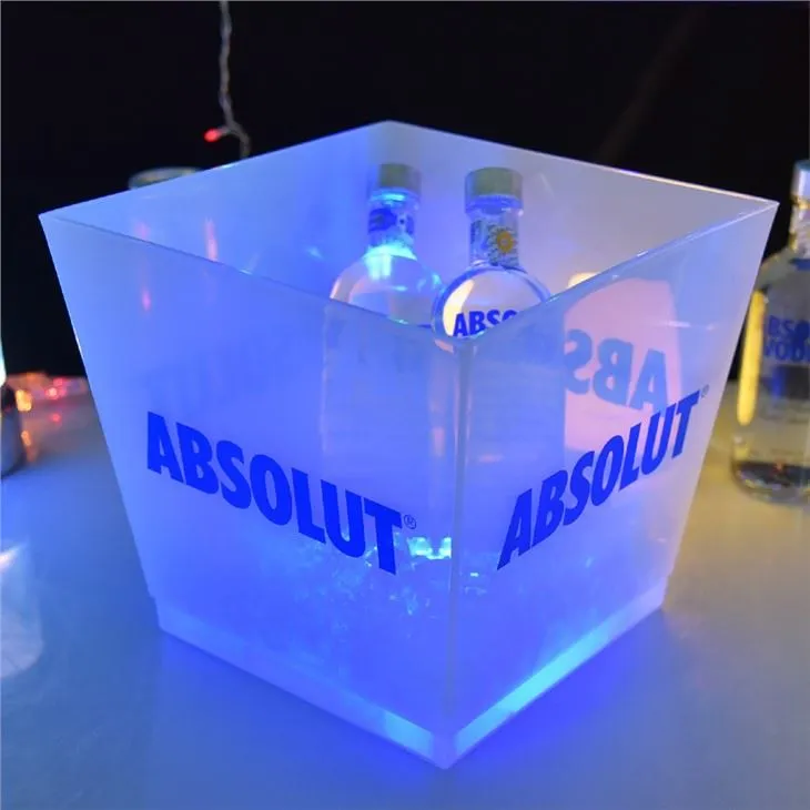 Absolut kvadrat užaren kantu za ledu